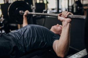 Quanto Pesa uma Barra de Supino? [Olímpica, Fina e Padrão]