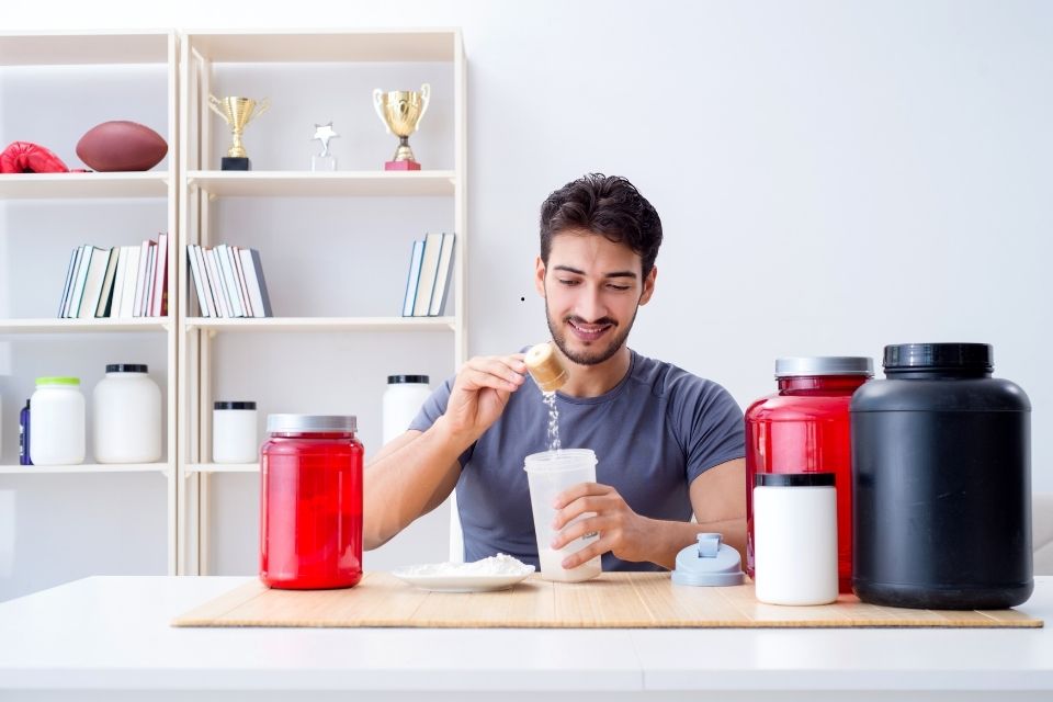 Pode Misturar Creatina com Pré-Treino? Entenda os Riscos e Benefícios