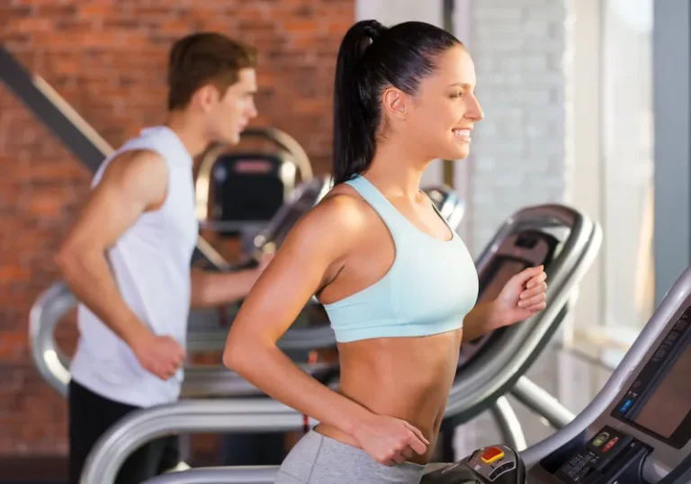 Guia de Adaptação: Por Quanto Tempo um Iniciante Deve Seguir a Mesma Ficha de Treino?