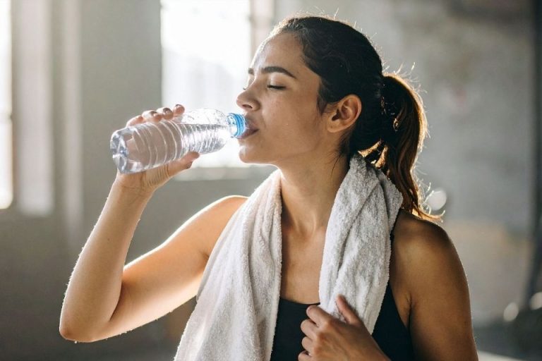 Pré-treino em jejum: Entenda se é seguro e como usar corretamente