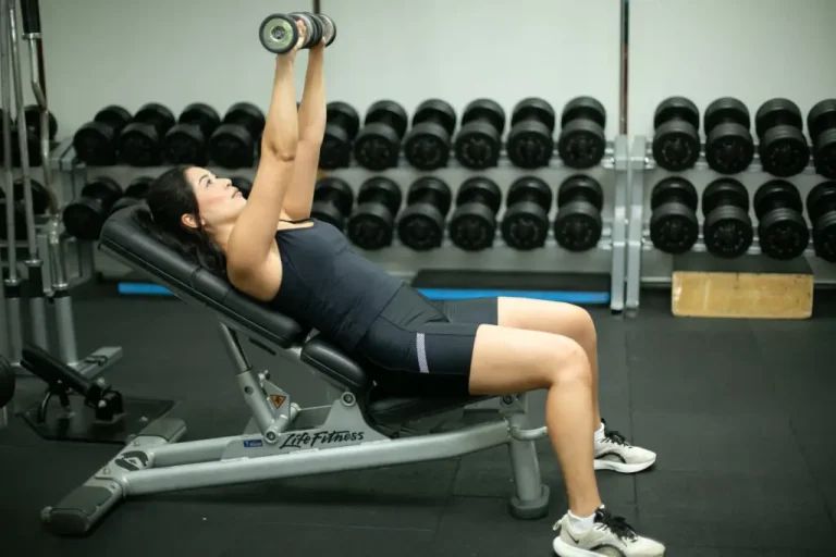 5 Exercícios Essenciais para Braços Mais Definidos