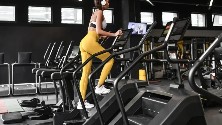Stair Climber Basics: How to Use It to Build Legs and Improve Cardio