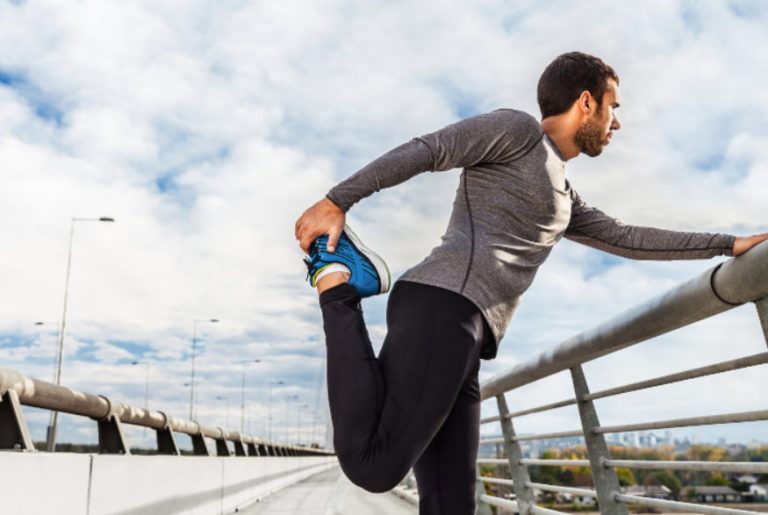 Treino de Pernas para Quem Tem Dor no Joelho: Adaptações Inteligentes