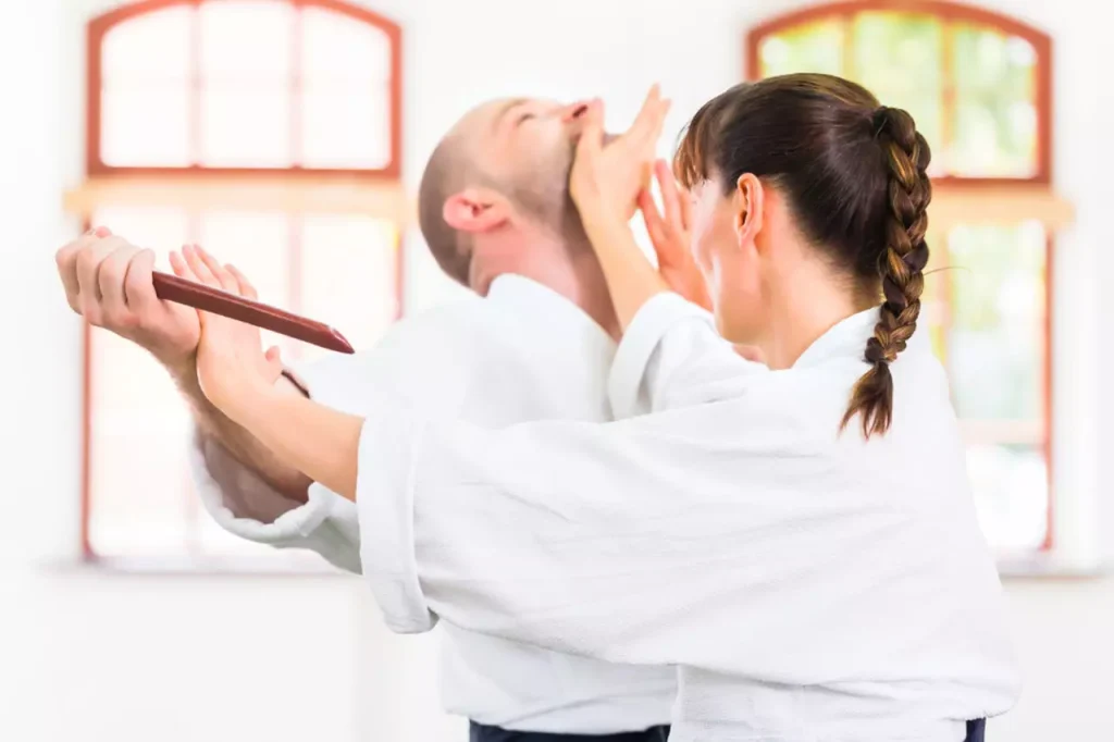 Conheça o Krav Maga: A Arte de Defesa Pessoal (Guia para Iniciantes)